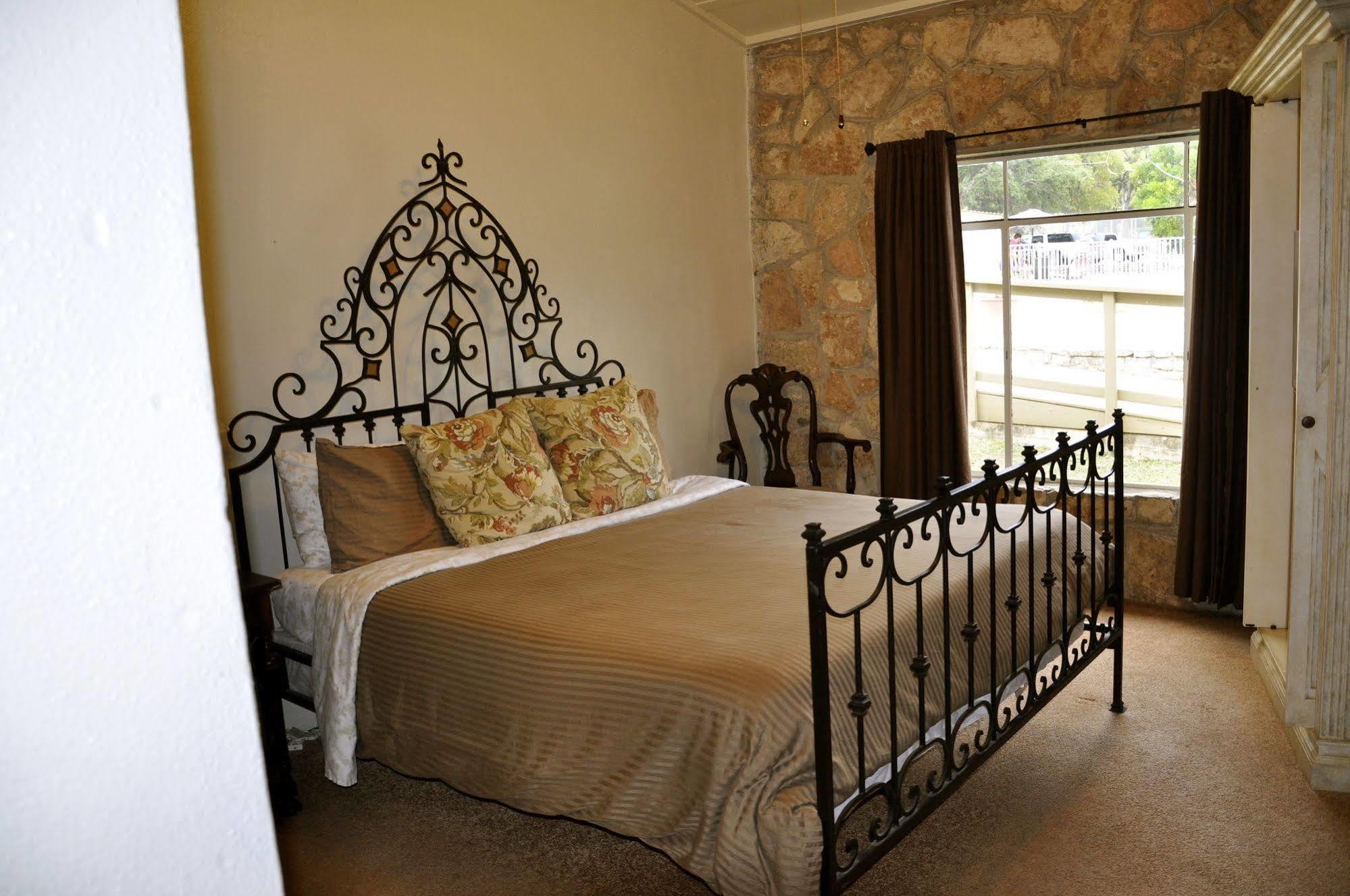 The Lodge At Cypress Falls Wimberley Eksteriør billede