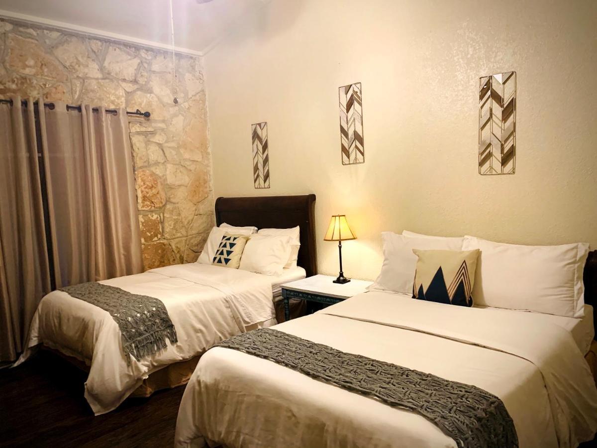 The Lodge At Cypress Falls Wimberley Eksteriør billede
